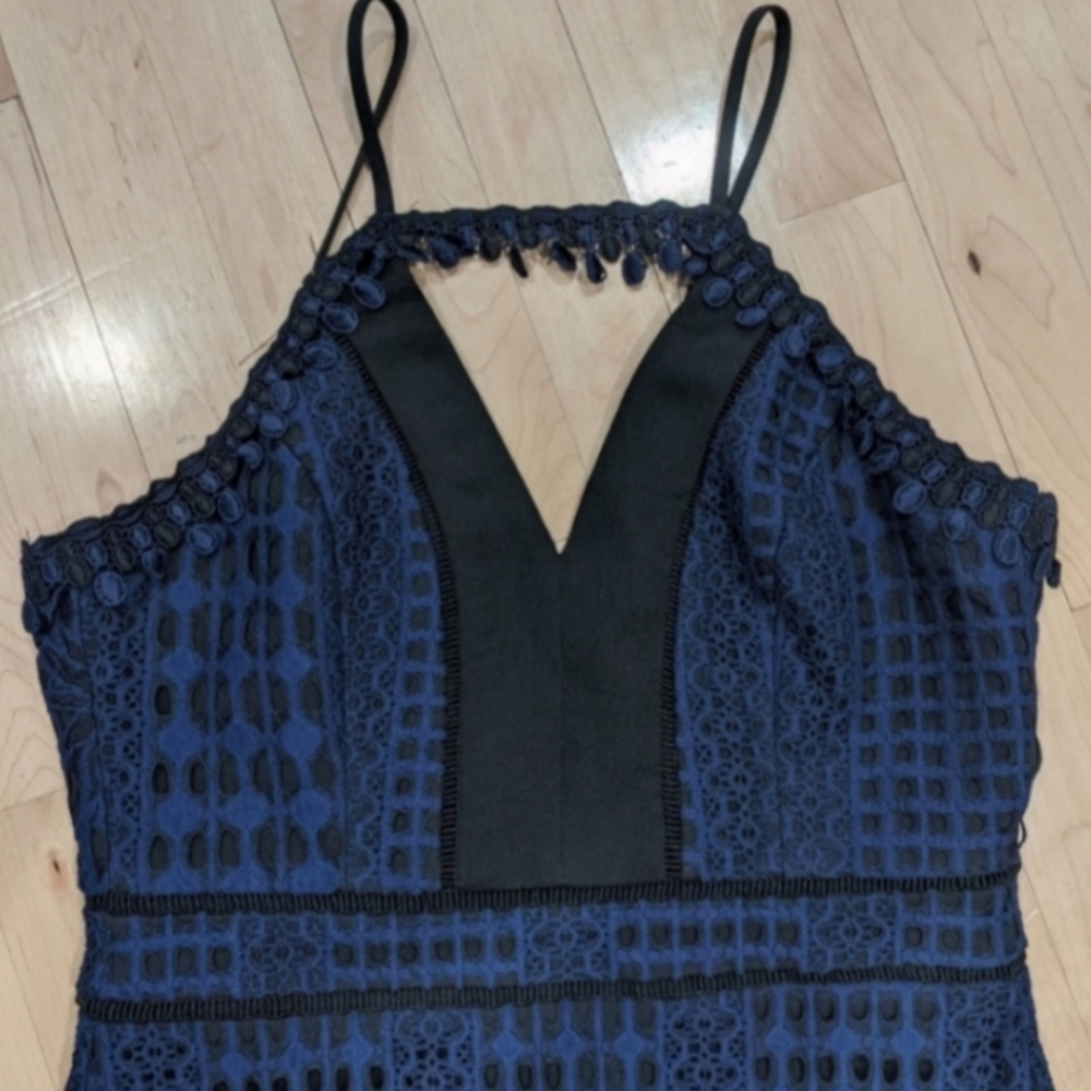 Lace Halter Midi Dress - Picture 7 of 12